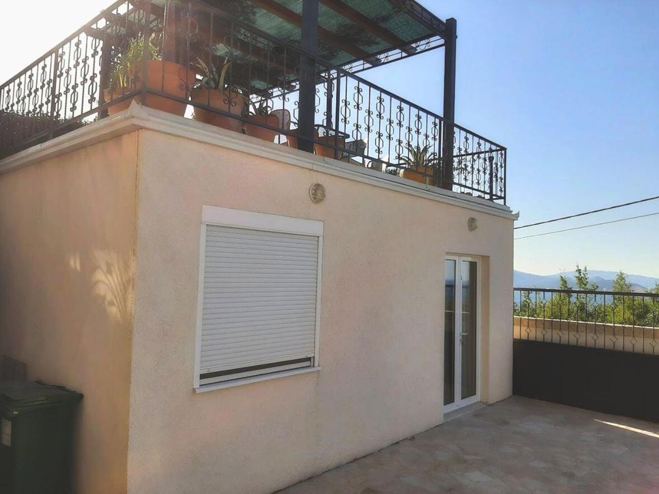 Apartments Oktopus Sutomore Exterior photo